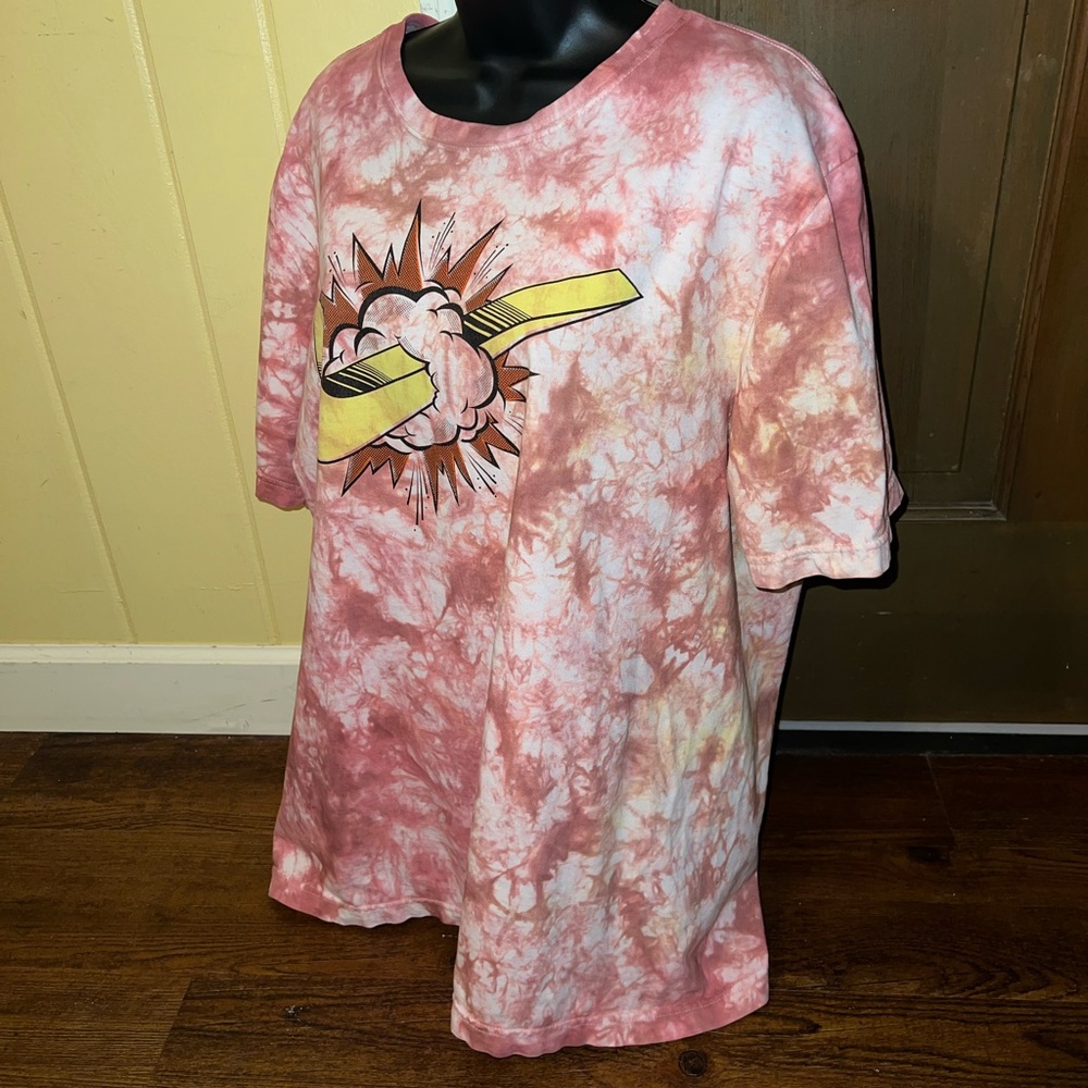 Nike Brown Red Tie-Dye Graphic Yellow Swoosh Logo Short Sleeve Shirt Size XL - Picture 6 of 10